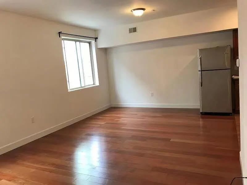 Room in shared apartment near Drexel University