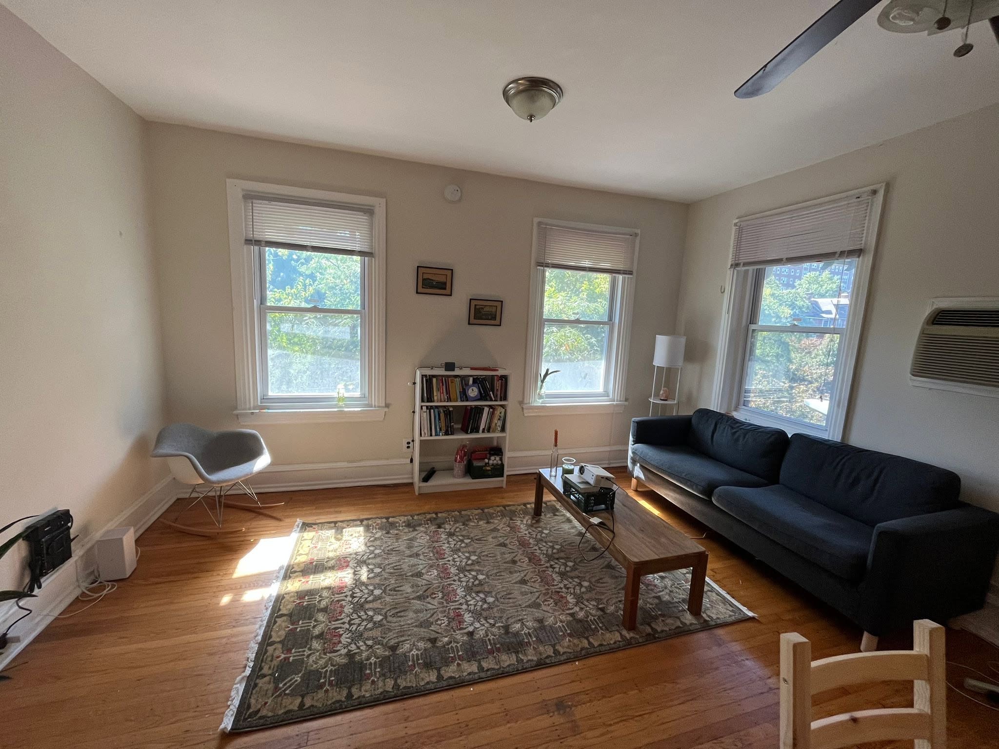 Room in shared apartment near UPenn & Drexel University