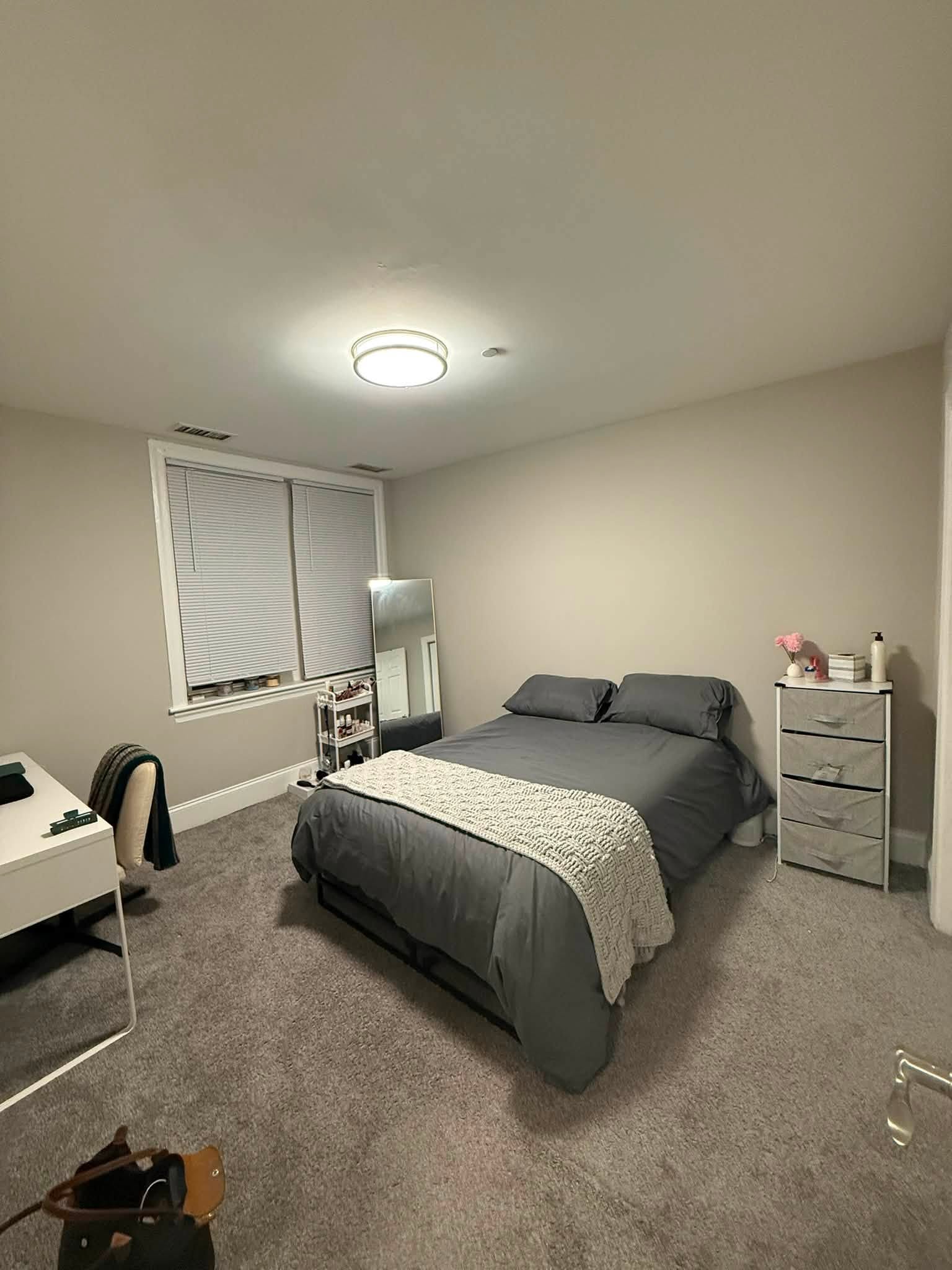 Room in shared apartment near UPenn & Drexel University